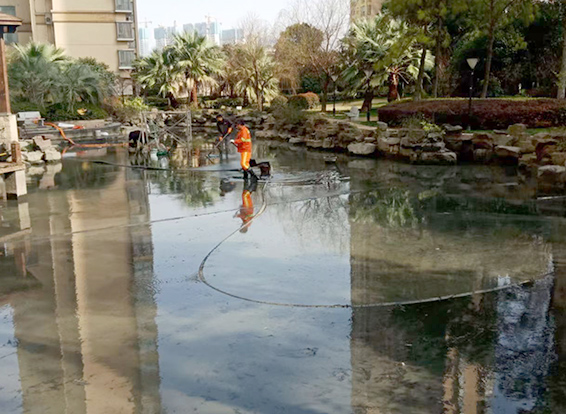 海丰景观池淤泥清理
