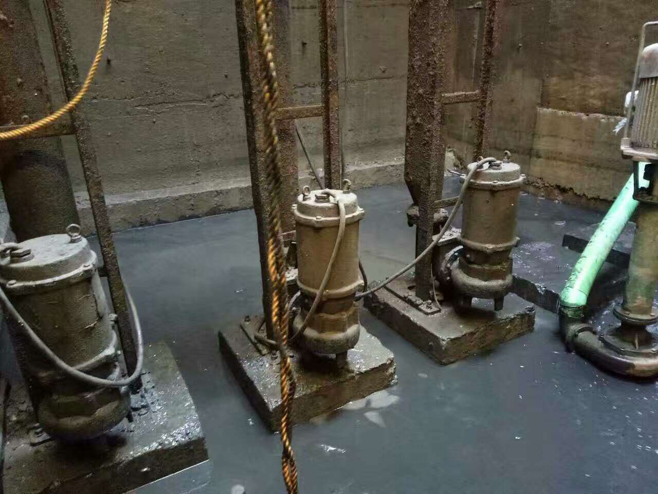 海丰污水池清理